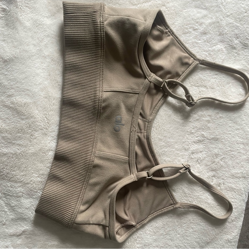 ALO Yoga Tan Leggings and Sports Bra Set - Picture 3 of 4